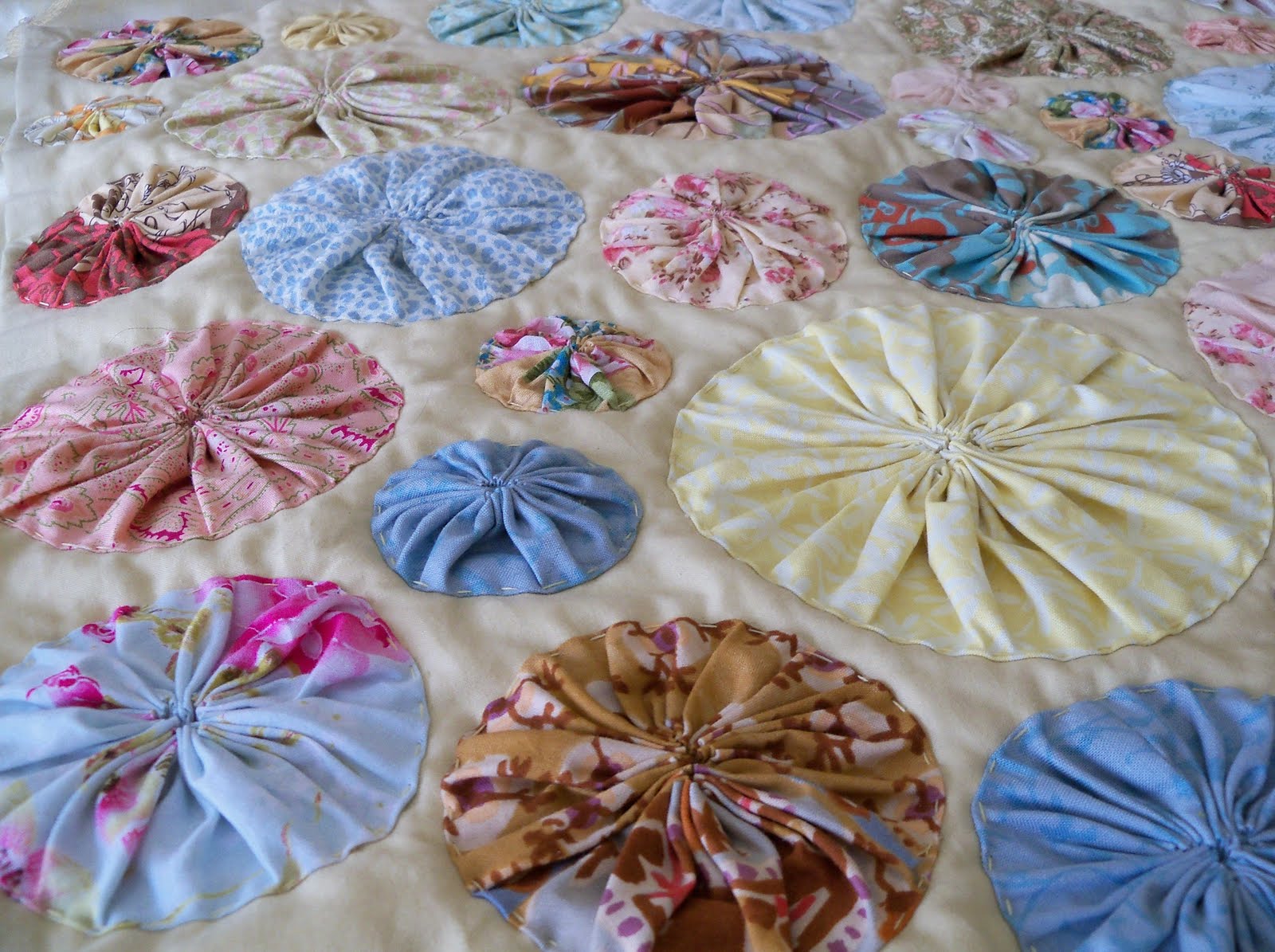 Kate's Frocks Mom's YoYo Quilt