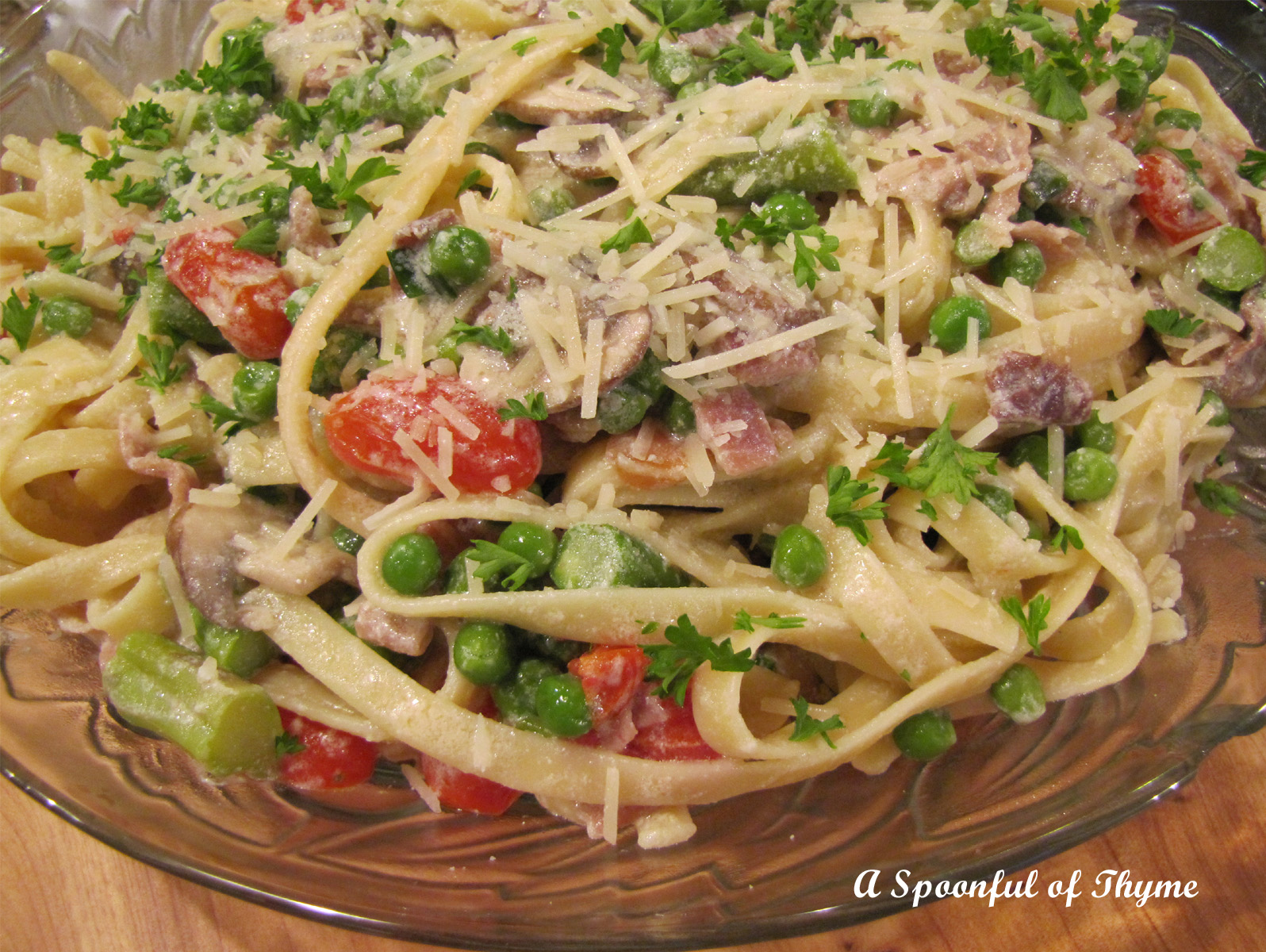 A Spoonful of Thyme Pasta with Prosciutto, Asparagus, and Peas