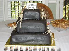 The amazing Halloween b-day cake!