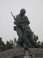 DMZ Memorial Statue