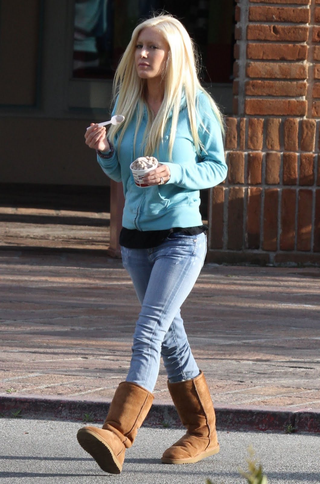black girls wearing uggs black girls wearing uggs