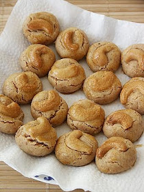 Little Corner of Mine: Chinese Cashew Cookies