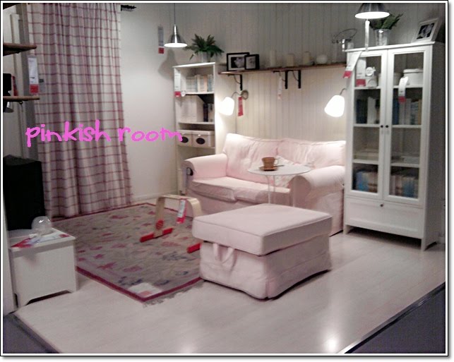 [pink_living_room.jpg]