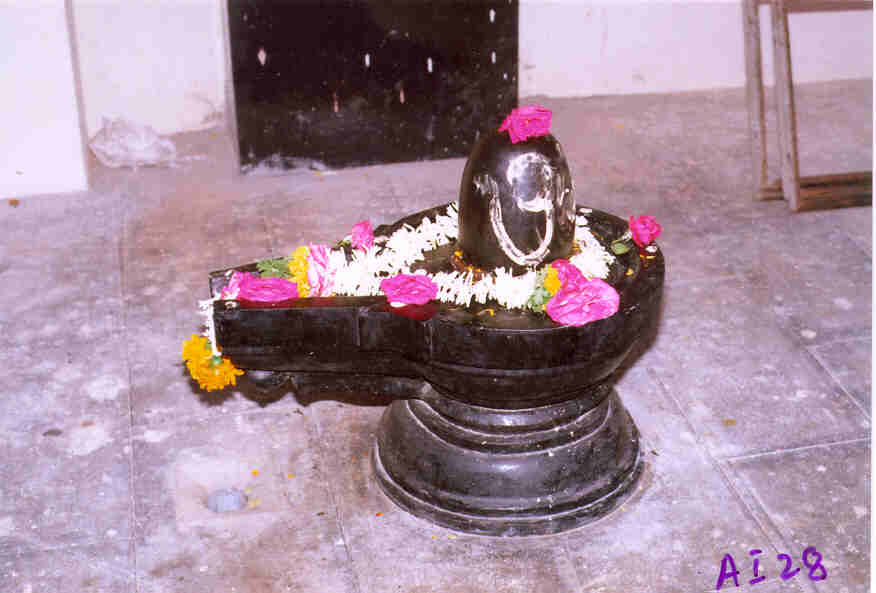 [b-shivling.jpg]