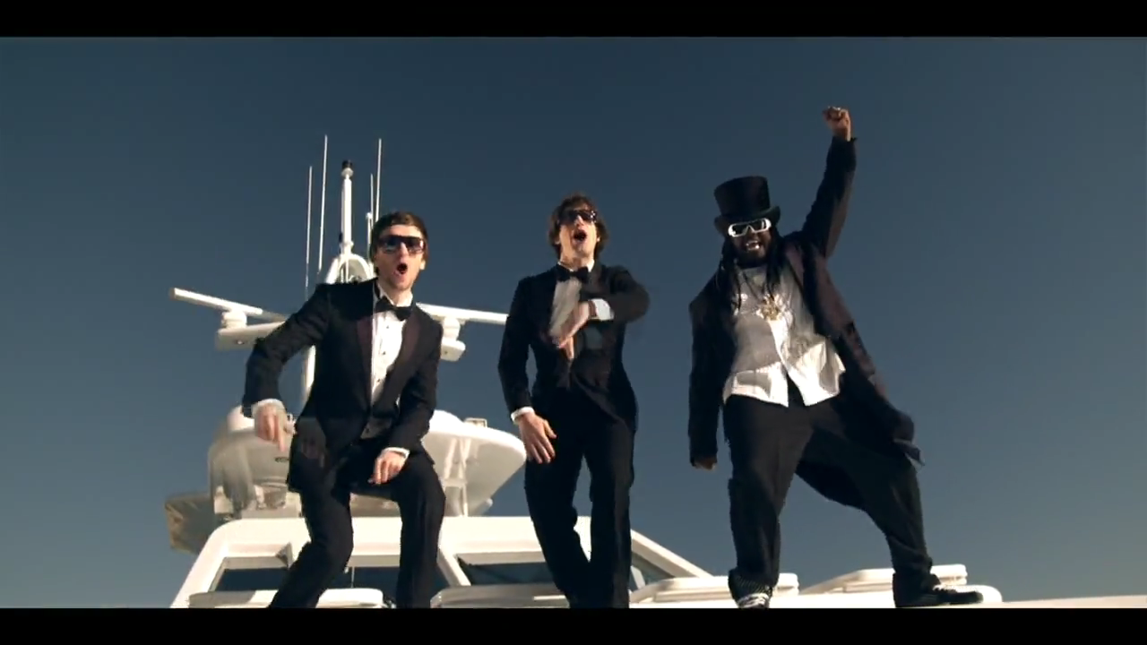 [on+a+boat.jpg]