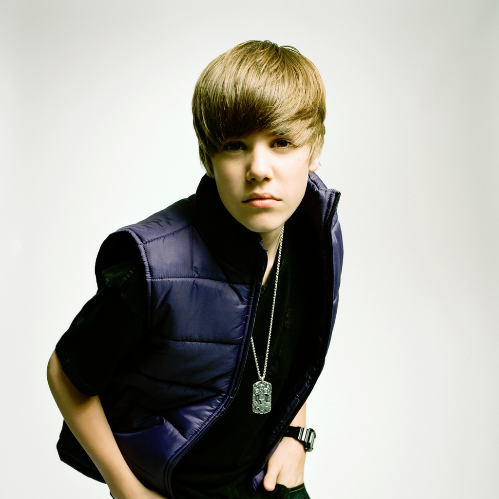 http://3.bp.blogspot.com/_GmKCQZpMZp0/THLckBKuNdI/AAAAAAAAALo/PAxS3L5vdB8/s1600/157-justin-bieber%20ipad.jpg