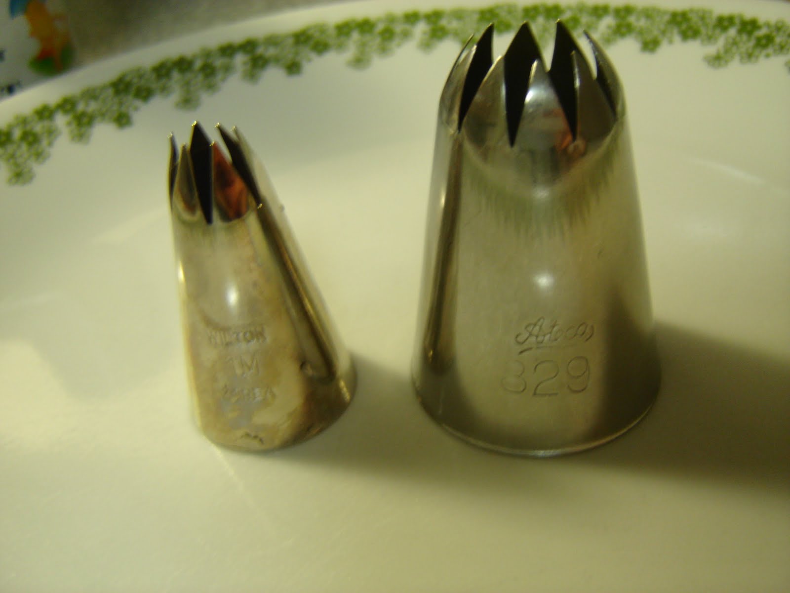 perpetually pastries Frosting tips