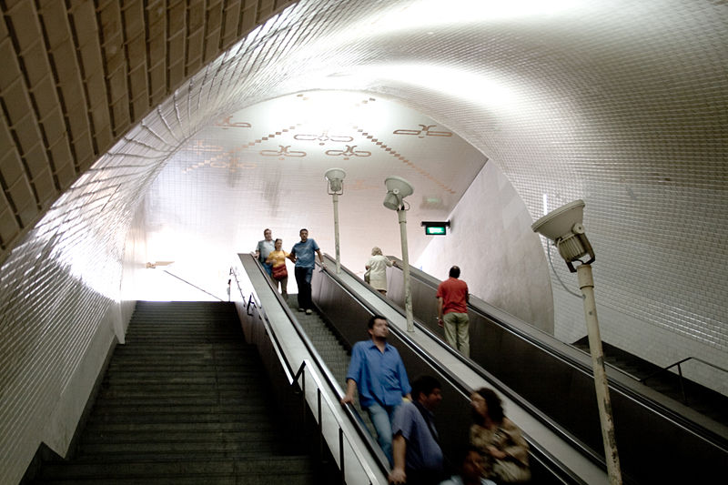 [metro.jpg]