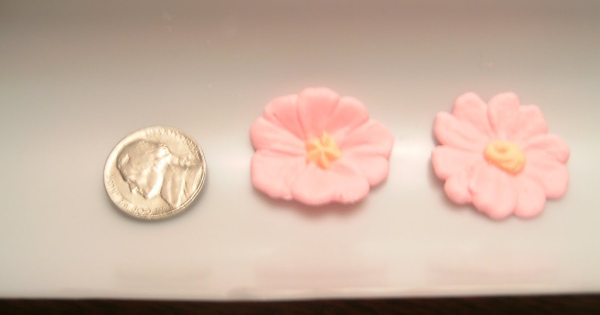 Carla's Kitchen Wilton Flowers