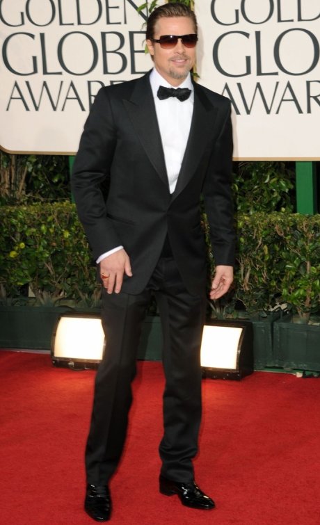 Brad Pitt Golden Globes 2011 style was stylish in suit with bow tie.