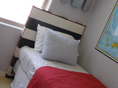 Como hacer un cabecero para la cama con tela y un tablon de madera