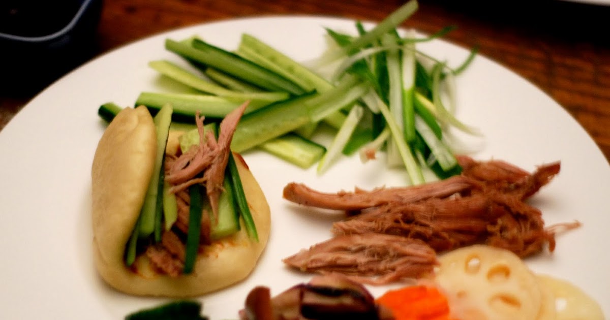 cup and table crispy roast duck with steamed buns