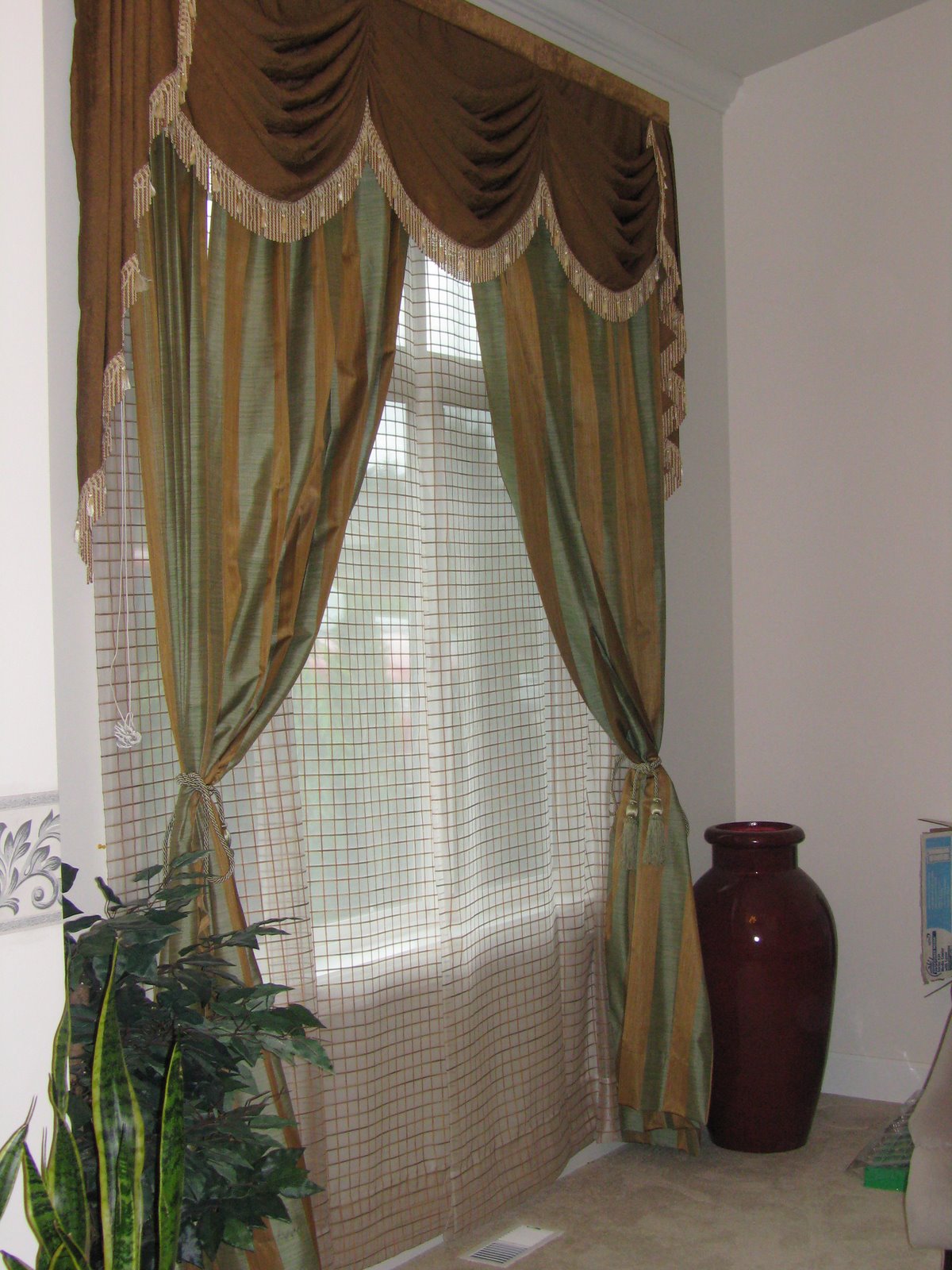 Latest Curtain Designs for Drawing Room