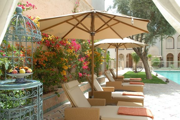[pool+chairs+Riad+Alkantara.JPG]