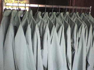 saya laporan baju putih saya kena noda kunyit wah padahal itu baju