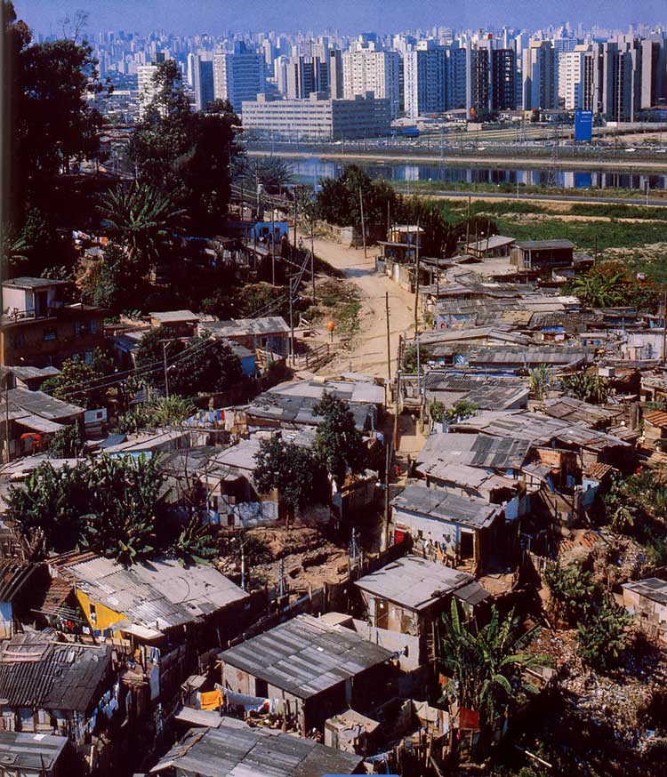 [favelas.jpg]