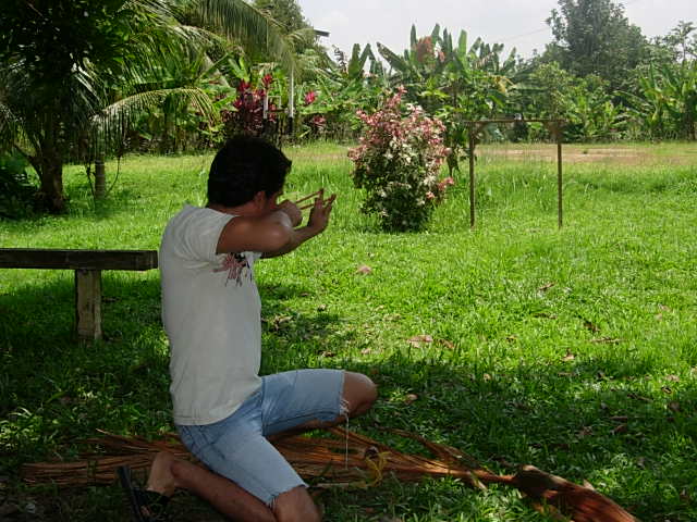 Membidik sasaran dengan ketapel