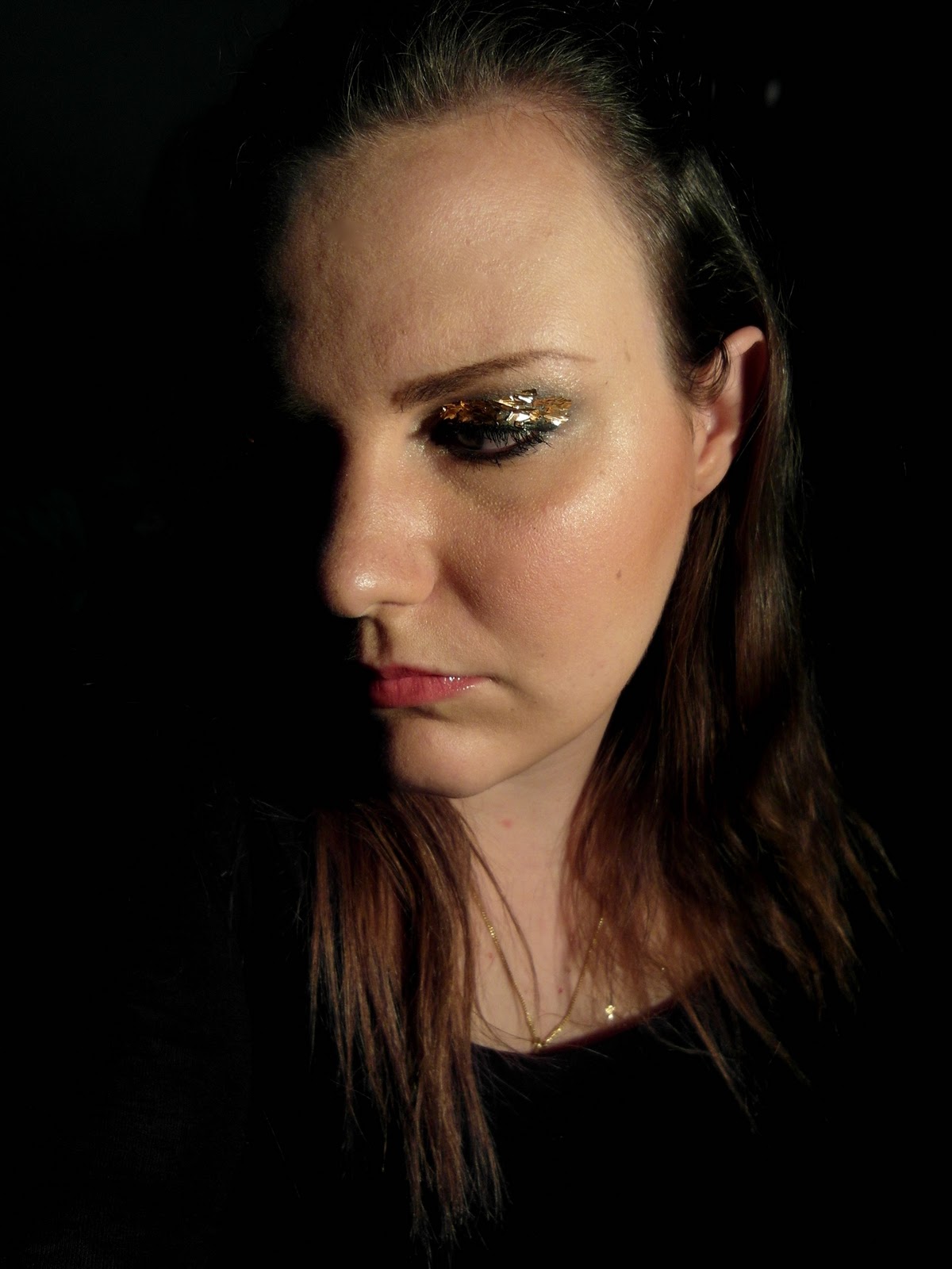 Gold Leaf Eye Makeup sao san suay