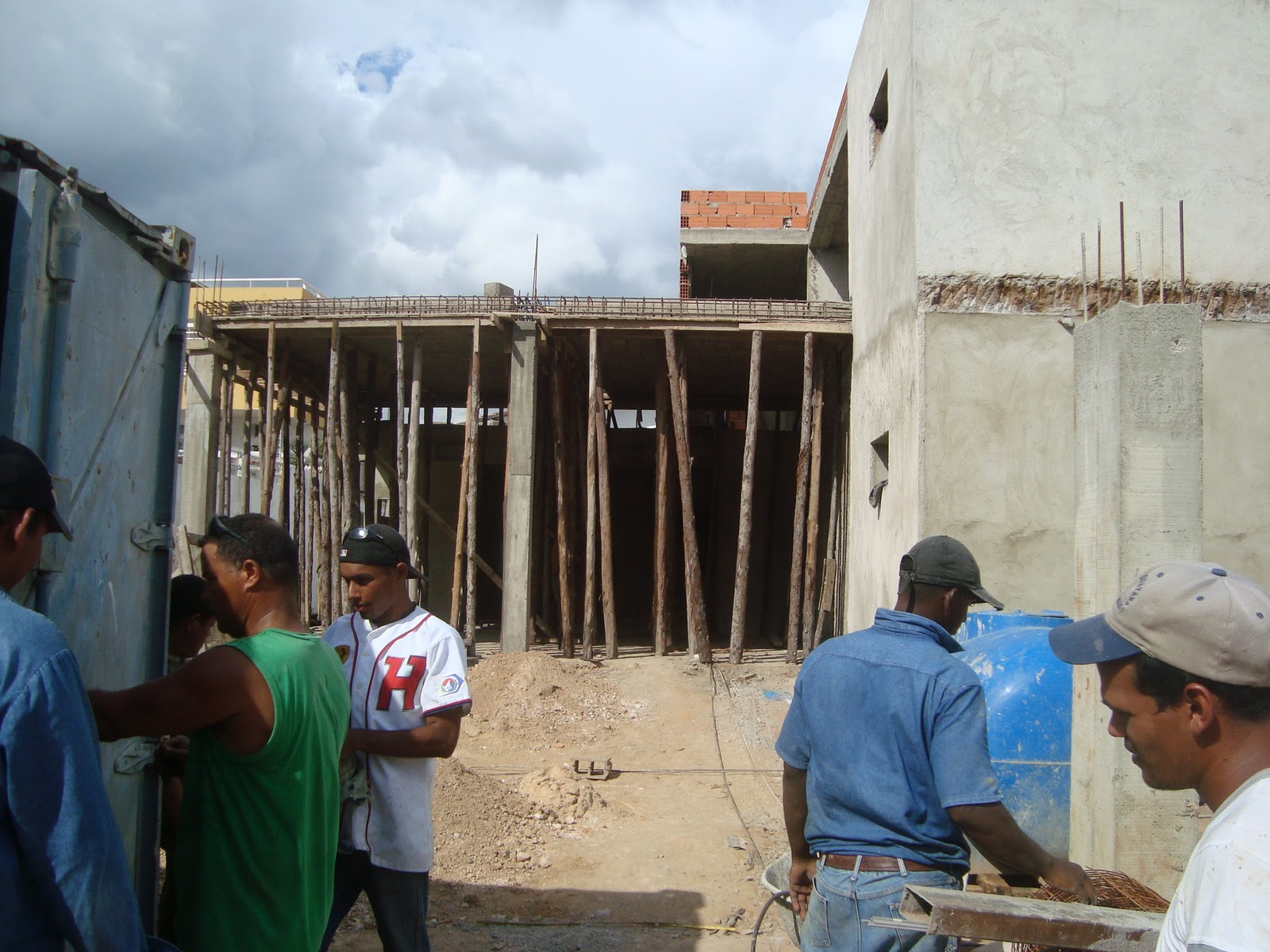 GaboNessi La comunicación en una empresa de construcción