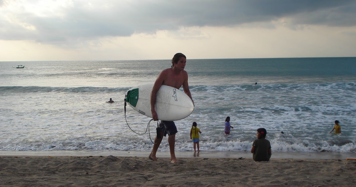 Pictures of Bali Kuta beach is good for surfers and families