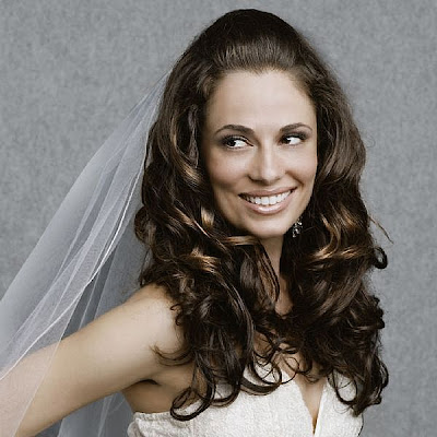 Modern wedding hairstyles: bridal hair ornaments