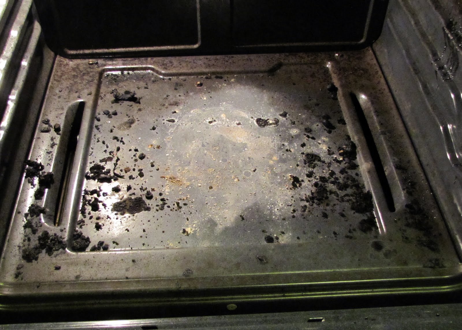 Smells Like Food in Here Cleaning My Oven for the First Time in Three