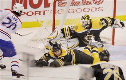 [capt_5e51f34a3cf74b3a97151195c55d6996_canadiens_bruins_hockey_mack104.jpg]
