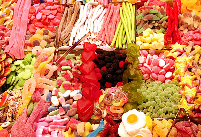 IMAGEN NINO COMIENDO GOLOSINA imagen nino comiendo golosina: