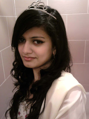 Hot Desi Girls Twitter Profiles | Follow Desi Girls on Twitter | Hot Indian NRI Girls Twitter Profiles