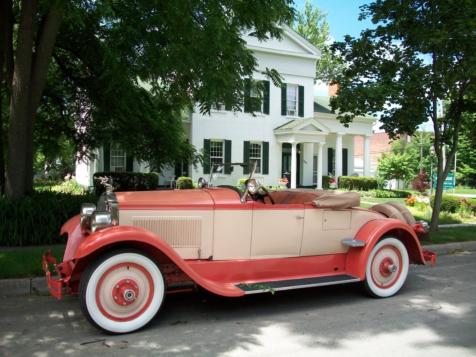 Veteran Motor Car Club of America (VMCCA) visits Jonesville Michigan