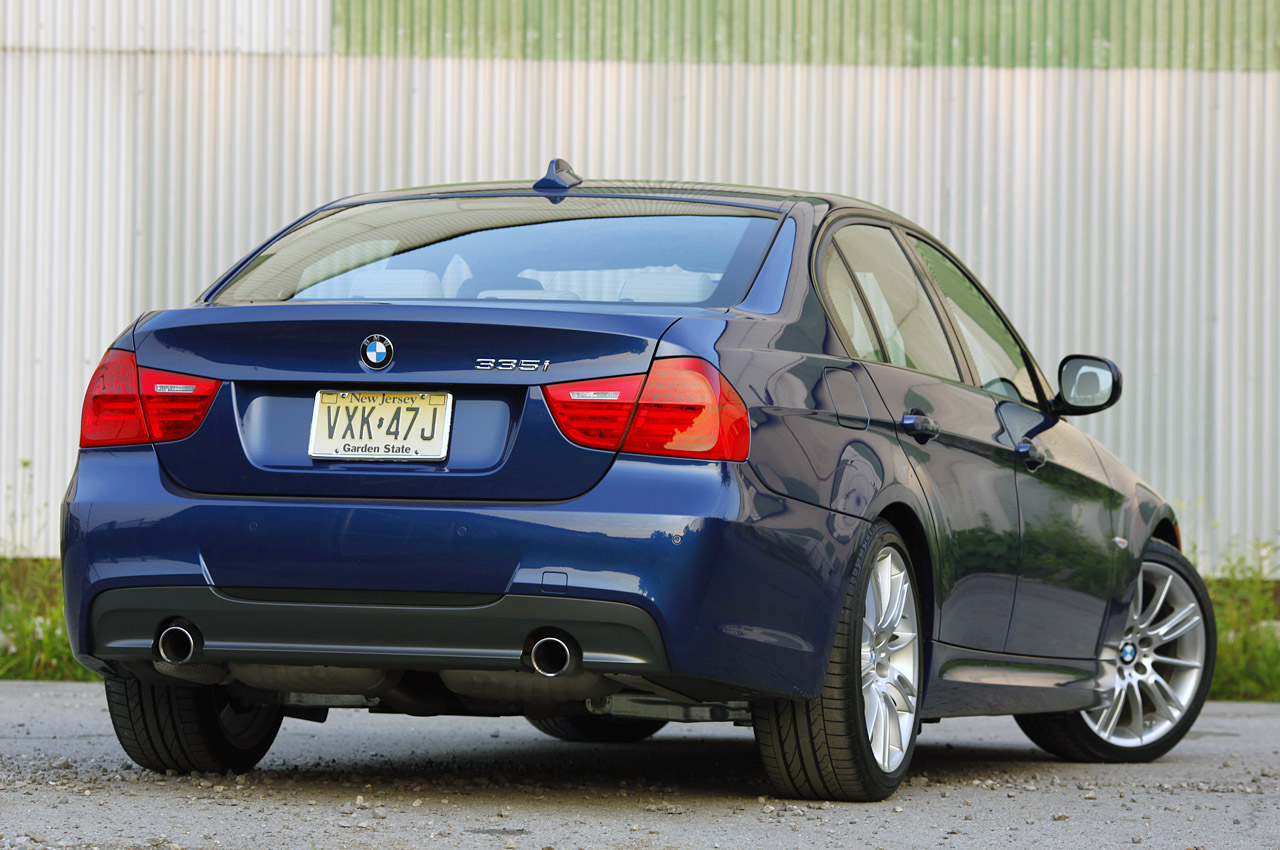 2010 BMW 335i Sedan Reviews & Test Drive | machinespider.com