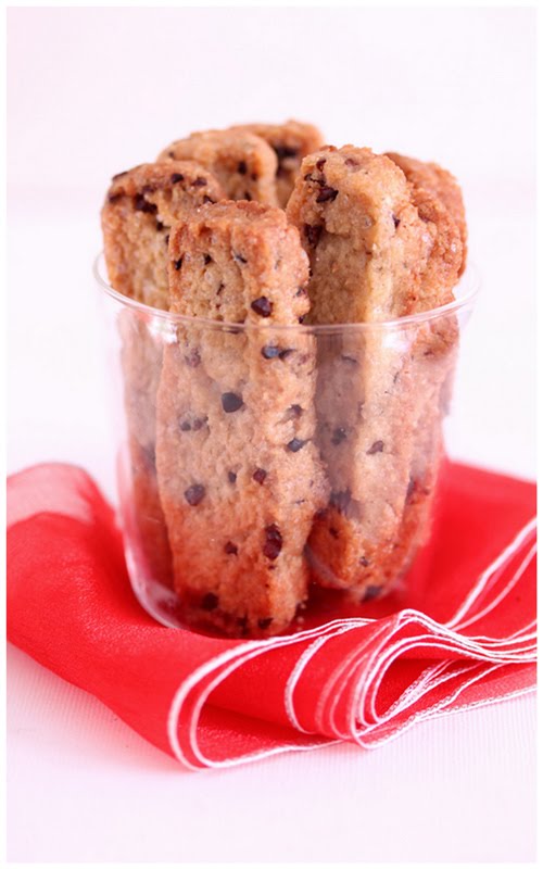 Foodagraphy. By Chelle. Cocoa nibs almond cookies