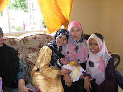 Amna dalam ribaan Tok Su nya
