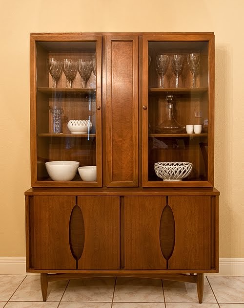 Soul Decor Pictures added to Mid Century hutch post!