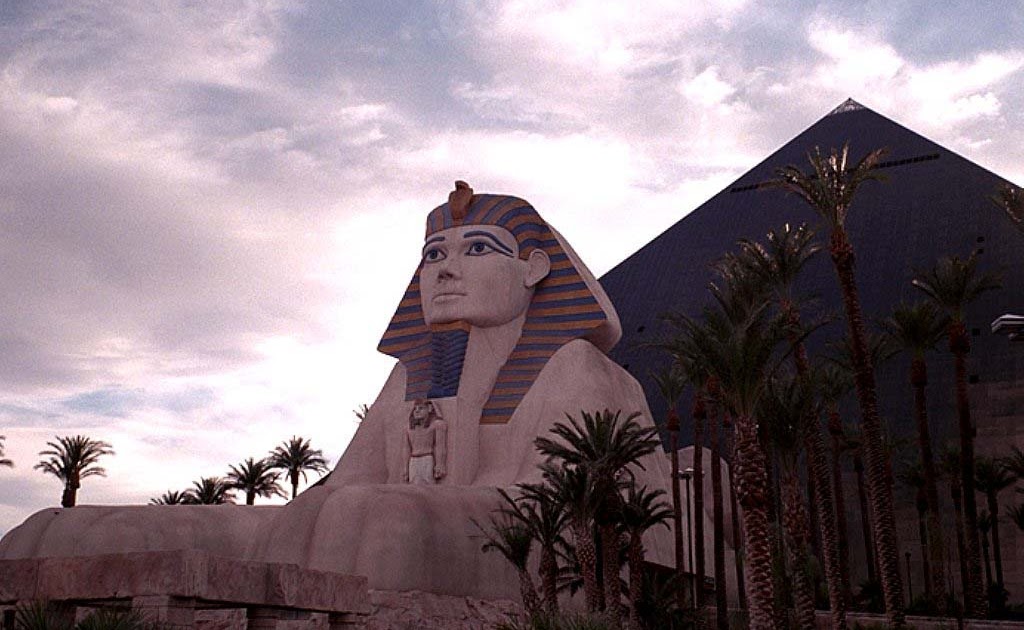 egyptcivlization GUARD OF THE PYRAMIDS SPHINX