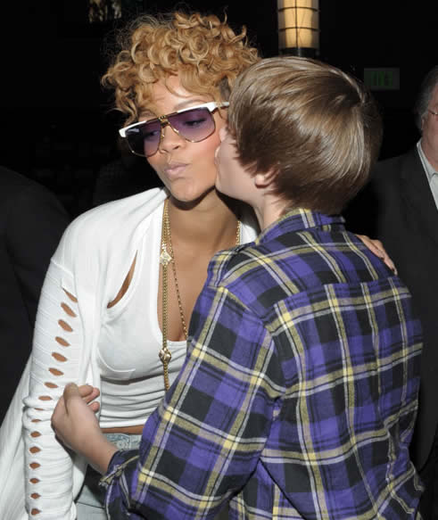pics of justin bieber kissing a girl. Justin Bieber#39;s Growing List