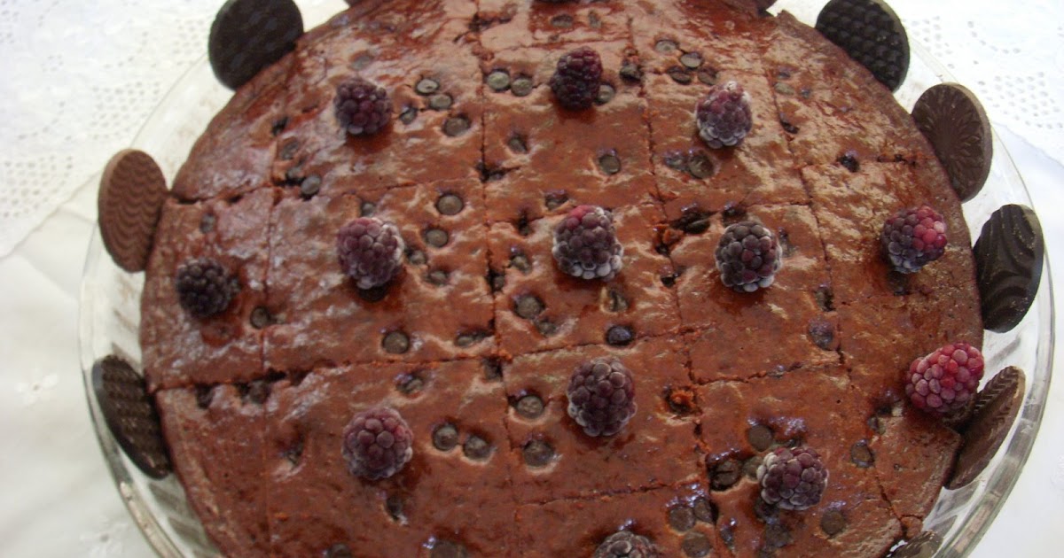 Bir Dut Masalı ÇİKOLATALI, BÖĞÜRTLENLİ ISLAK KEK (nUnU mARkA )