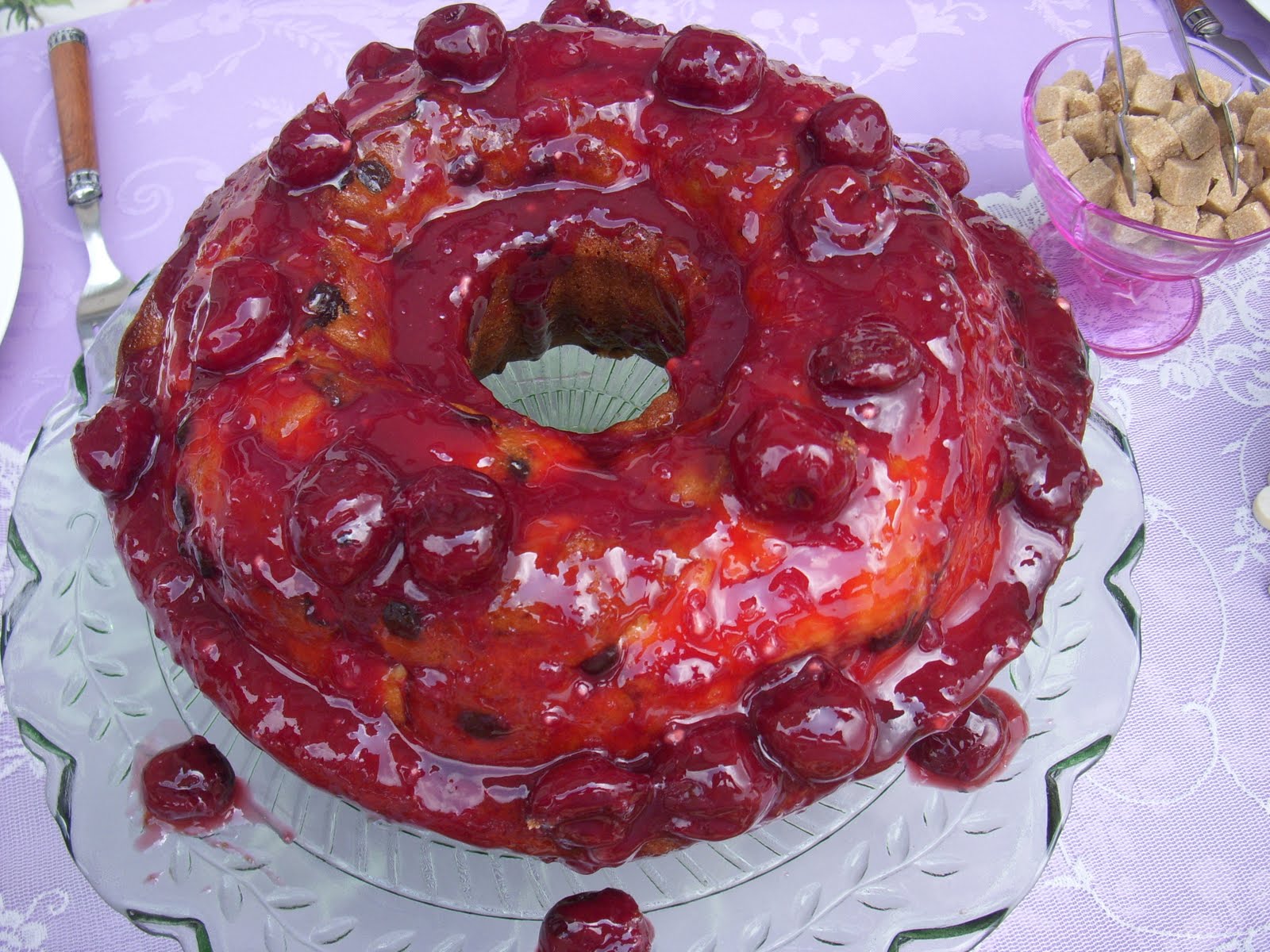 Bir Dut Masalı VİŞNE SOSLU, VİŞNELİ KEK