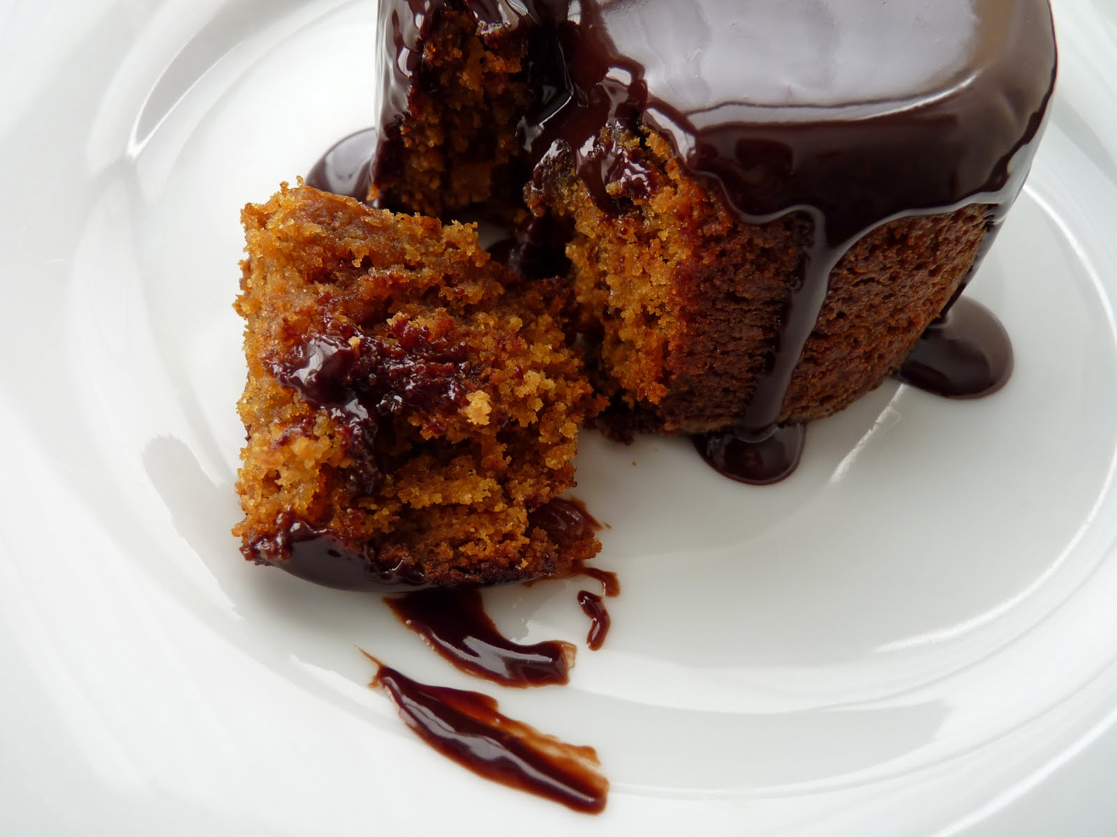 pastry studio Ginger Cakes with Chocolate Glaze