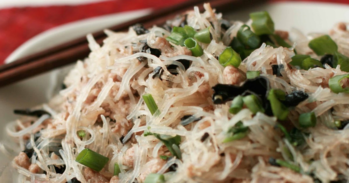 QlinArt Sautéed Rice Vermicelli with Pork, Black Mushrooms and Crabmeat