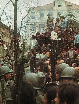 [Largo+do+Carmo+-+Lisboa.bmp]