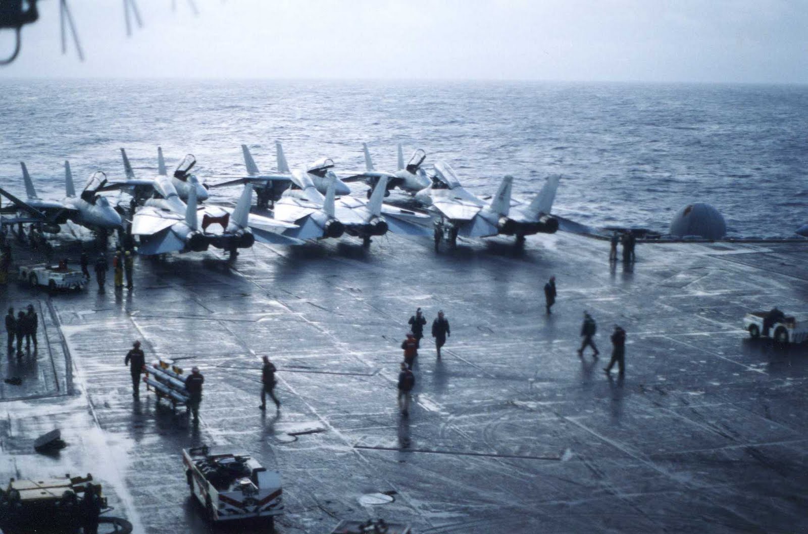 USS%2BJohn%2BC%2BStennis%2Bflight%2Bdeck%2B%25281%2529.jpg