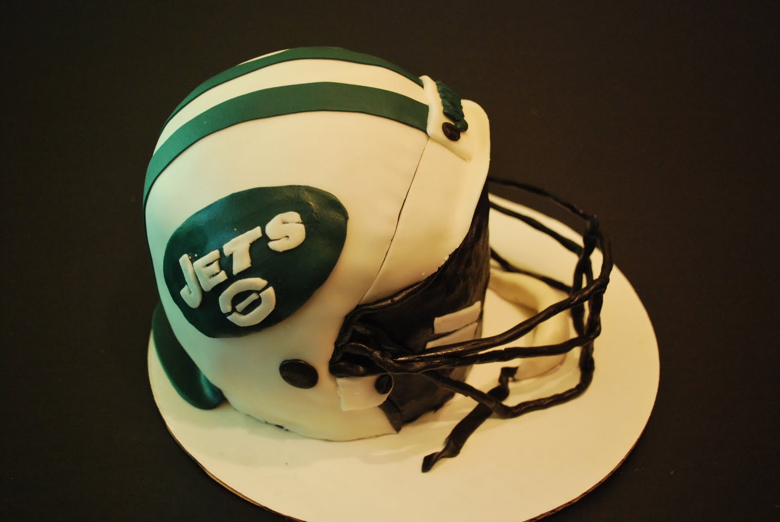 Hotkist's Blog NY Jets Helmet and Guinness Pint Glass Cakes