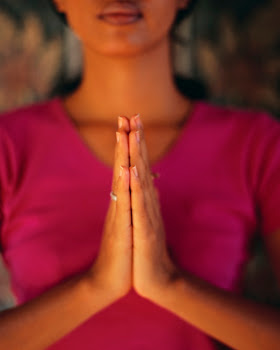 Girlfriends Pray