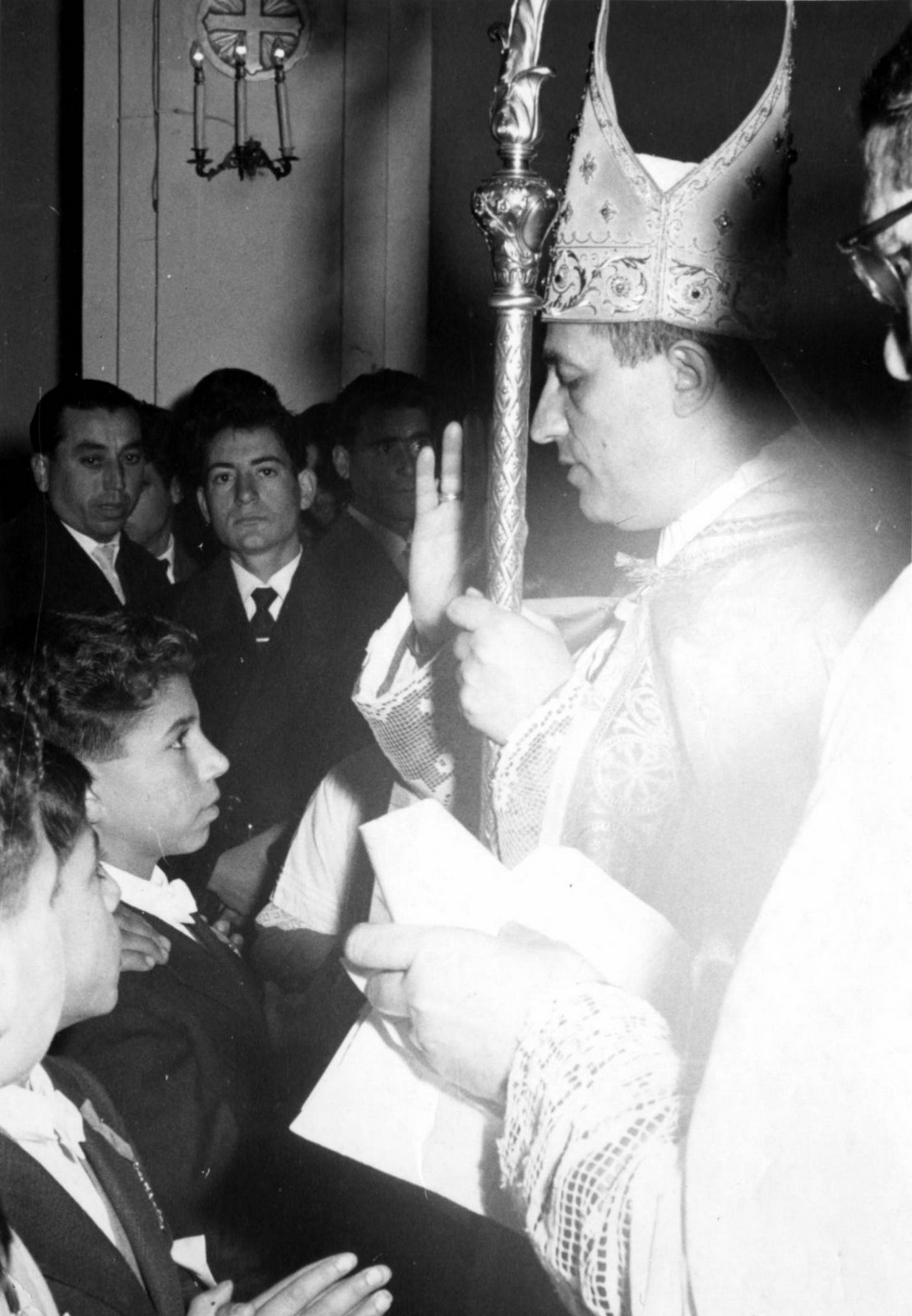 [0014m.1959+Cresima+di+Alfredo+Romano+con+vescovo+Ursi.jpg]