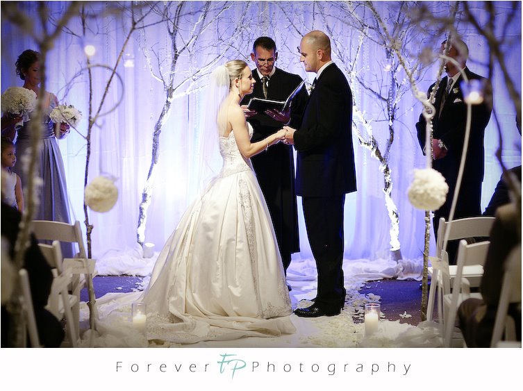[winter+all+white+wedding+theme+ceremony.jpg]