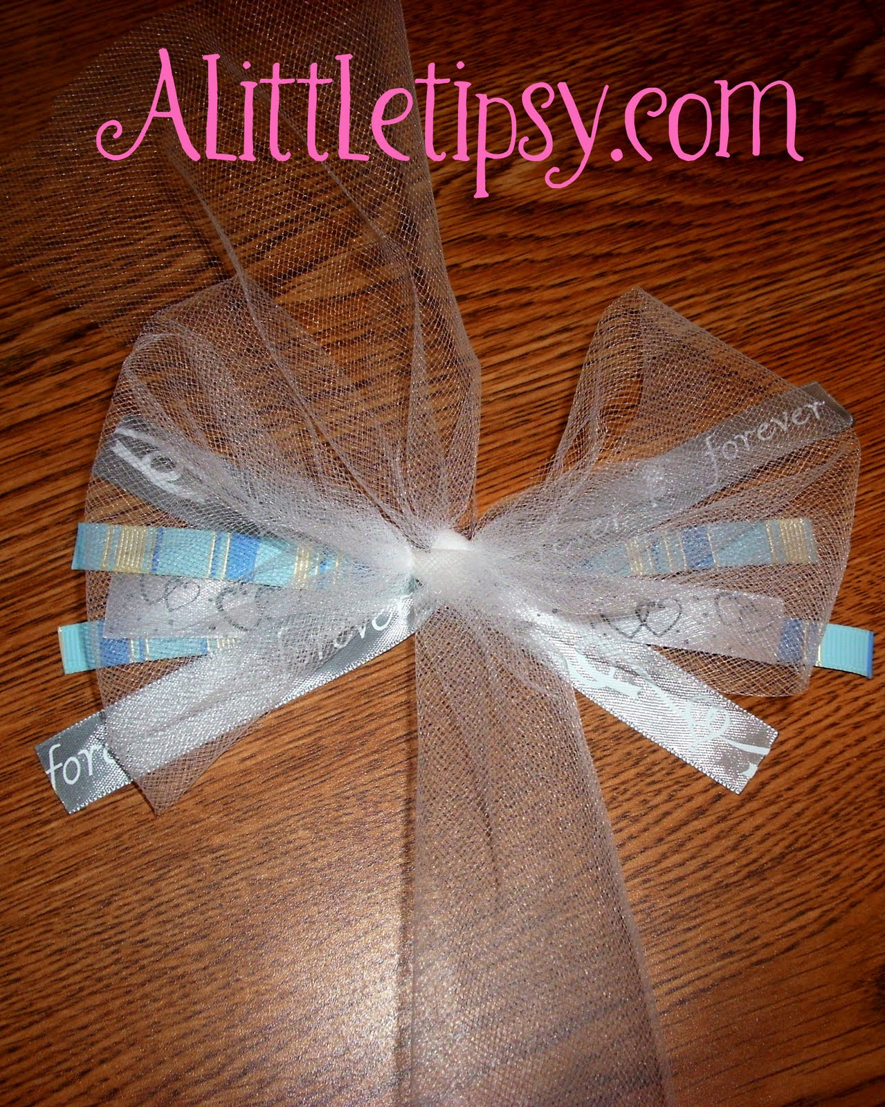 [Easy+wedding+present+bow.jpg]