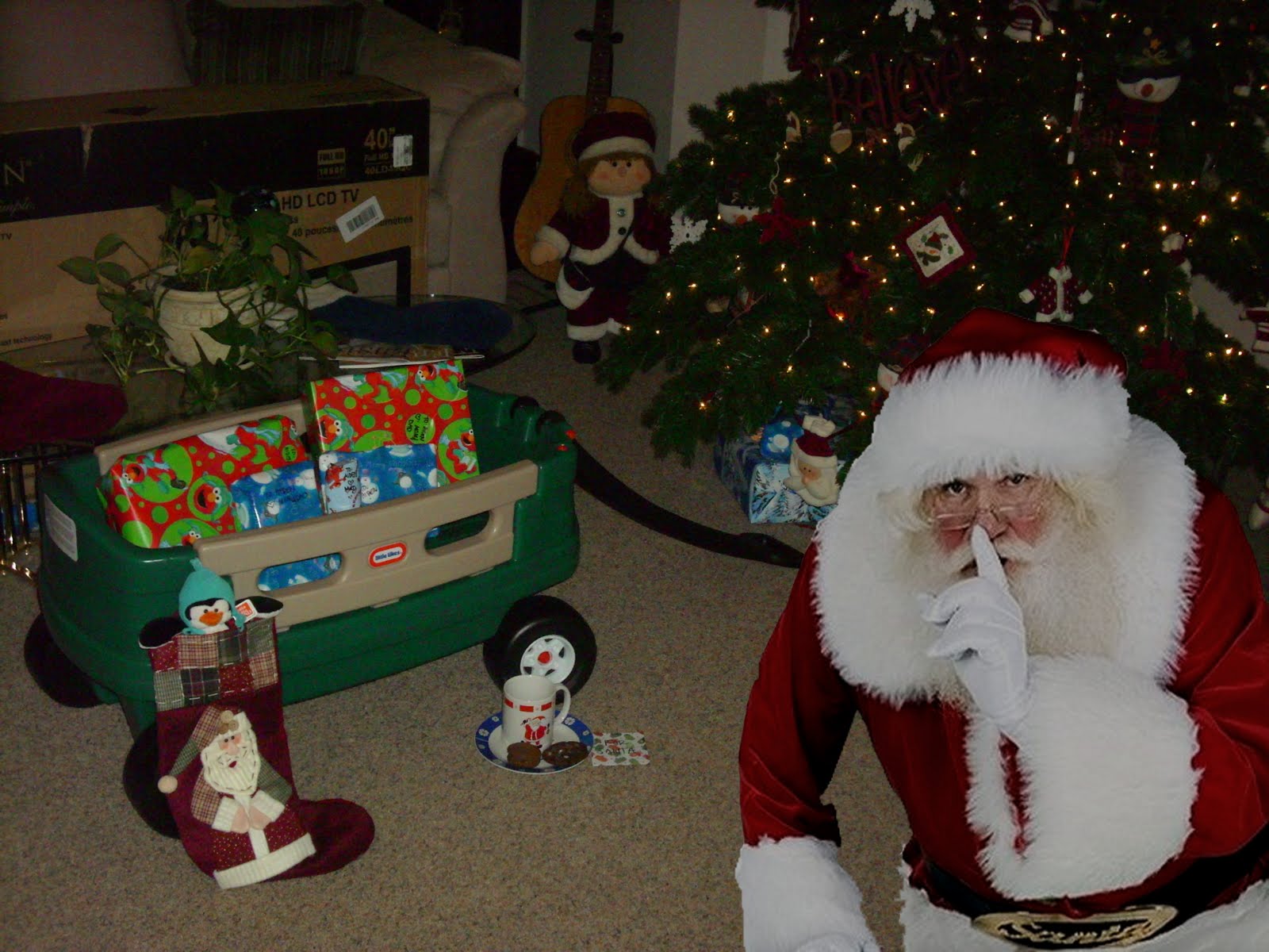 [Santa09.jpg]