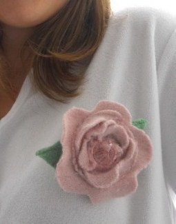 [pretty+stinkin+green+pink+pin.jpg]