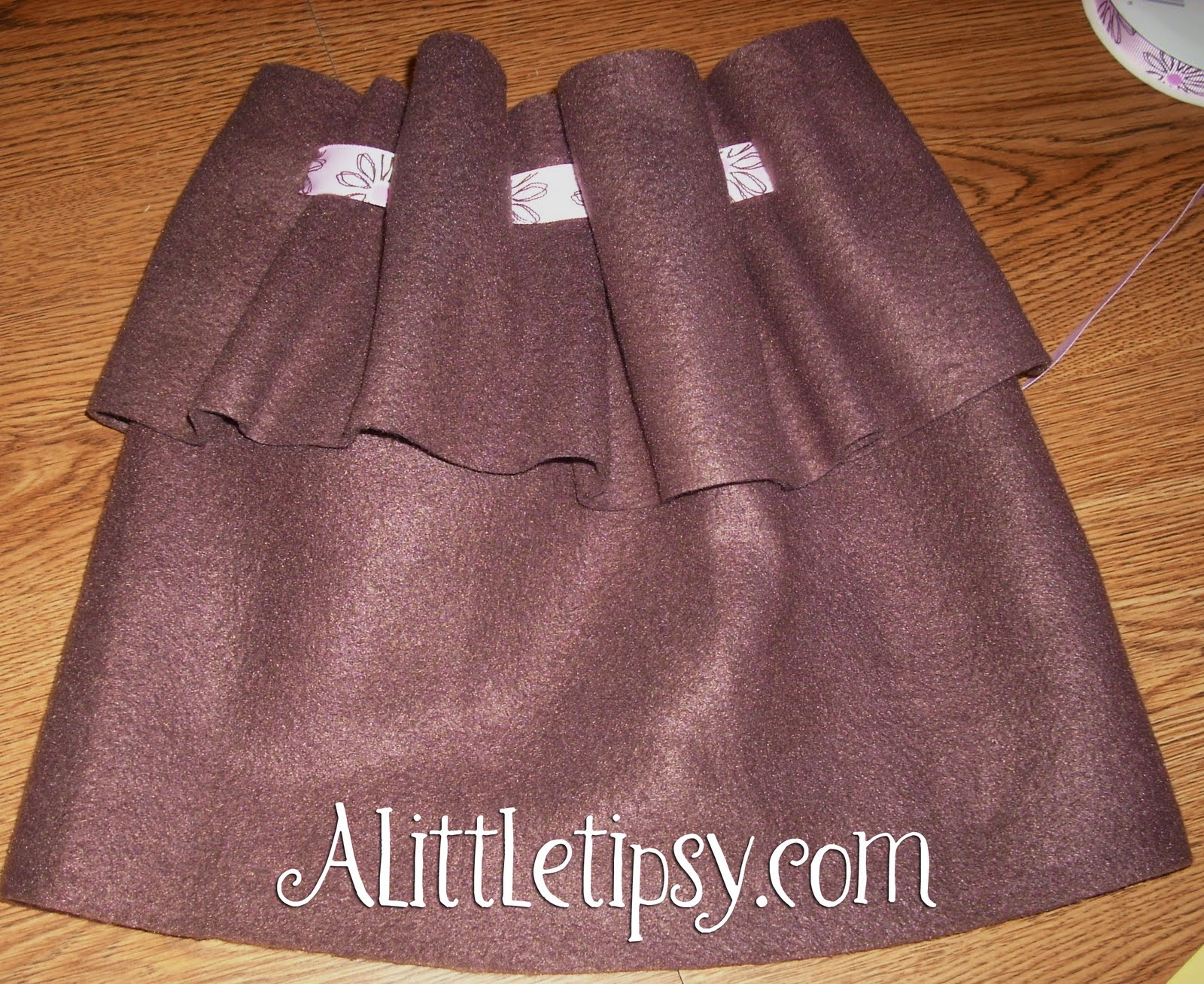 [Brown+and+pink+baby+girl+no+sew+cape.jpg]